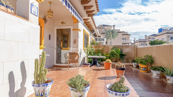 Image No.2-2 Bed Bungalow for sale