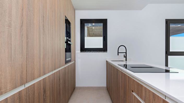 Image No.14-3 Bed Apartment for sale