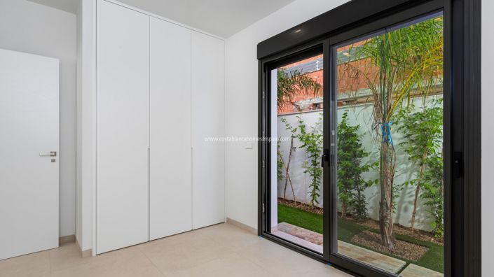 Image No.15-3 Bed Apartment for sale