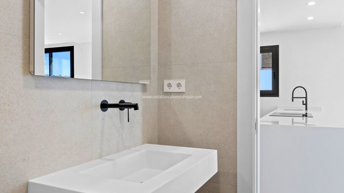 Image No.21-3 Bed Apartment for sale