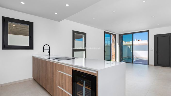 Image No.10-3 Bed Apartment for sale