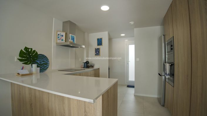 Image No.13-4 Bed Townhouse for sale