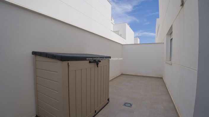 Image No.17-4 Bed Townhouse for sale