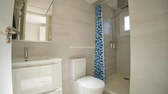 Image No.20-4 Bed Townhouse for sale