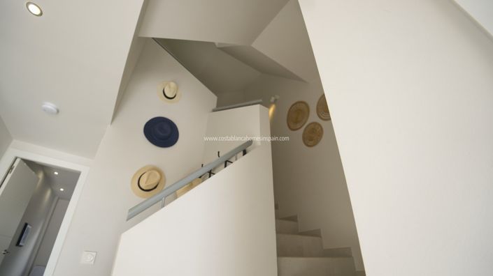 Image No.21-4 Bed Townhouse for sale