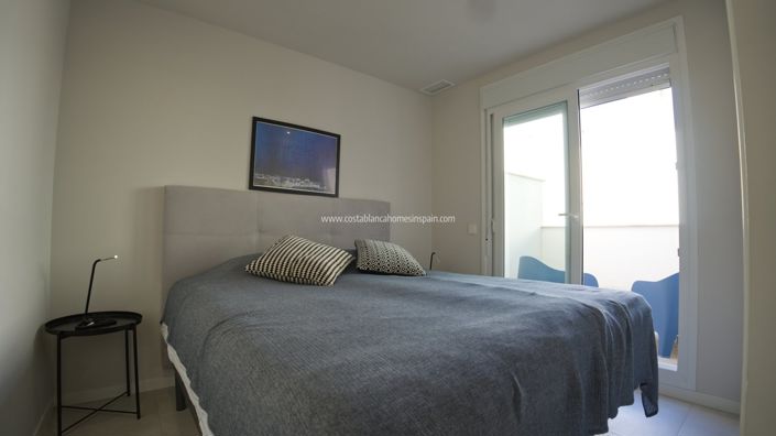 Image No.27-4 Bed Townhouse for sale