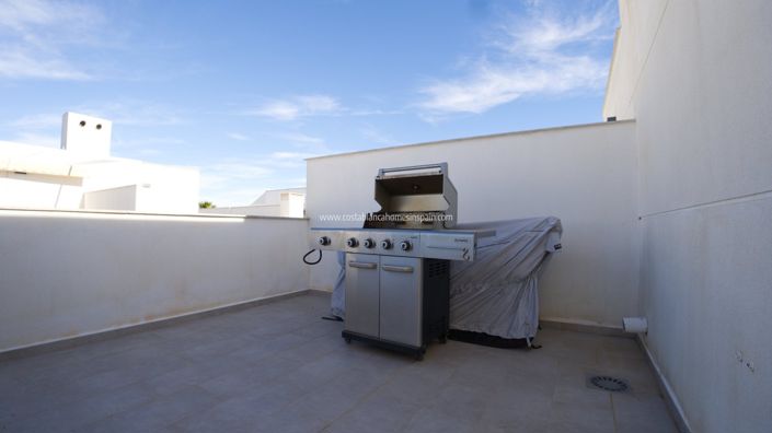 Image No.36-4 Bed Townhouse for sale