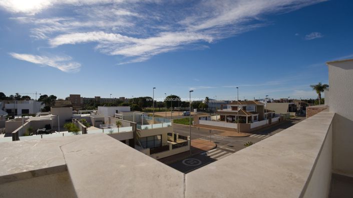 Image No.39-4 Bed Townhouse for sale