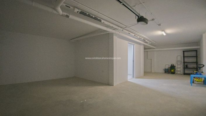 Image No.44-4 Bed Townhouse for sale