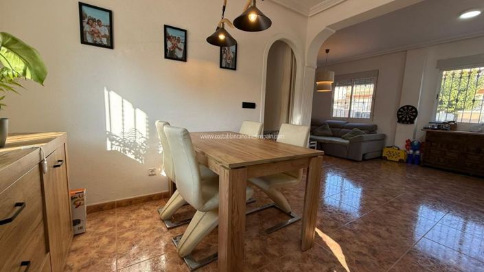 Image No.17-2 Bed Property for sale