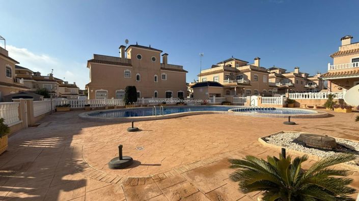 Image No.32-2 Bed Property for sale