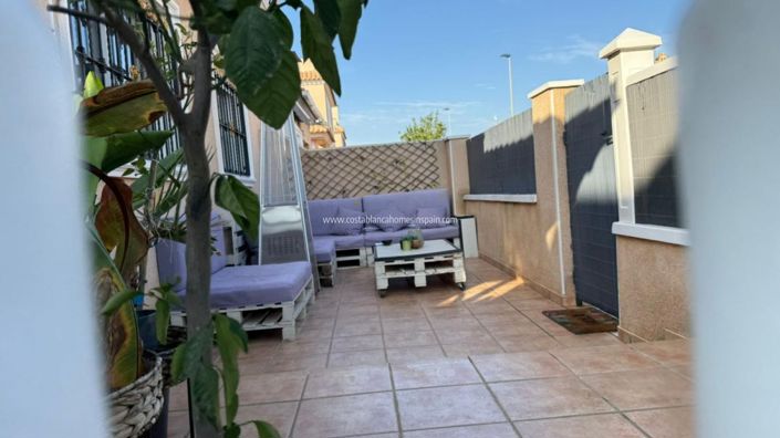 Image No.8-2 Bed Property for sale