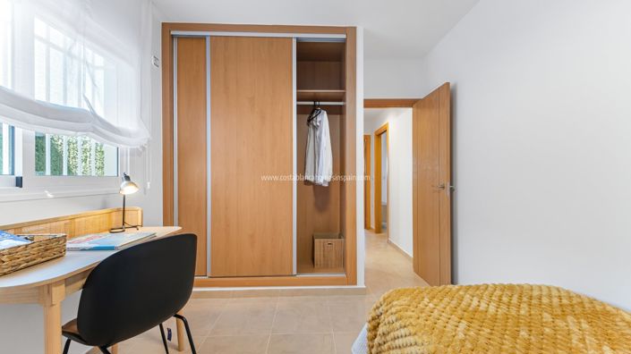 Image No.18-2 Bed Apartment for sale