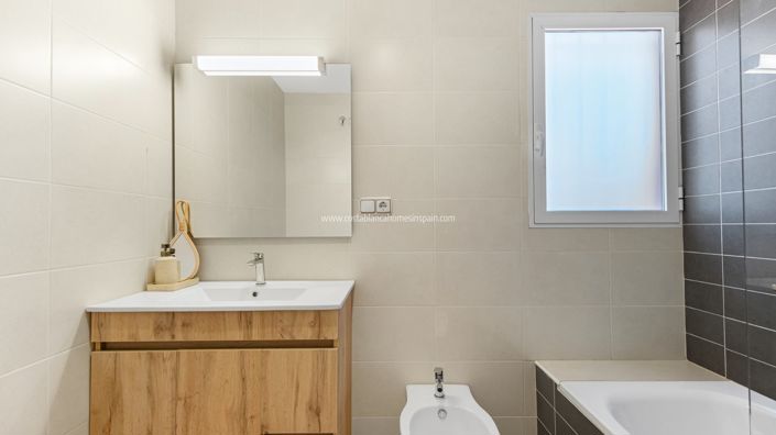 Image No.24-2 Bed Apartment for sale