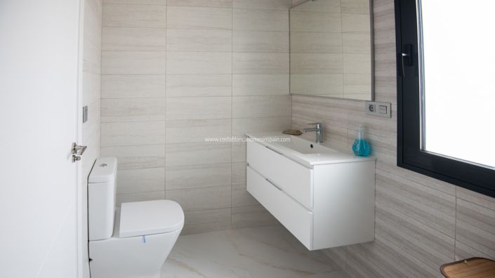 Image No.21-3 Bed Villa for sale