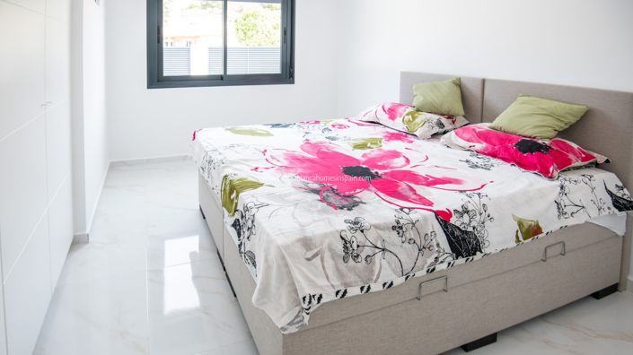 Image No.22-3 Bed Villa for sale