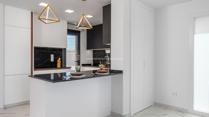 Image No.7-3 Bed Apartment for sale