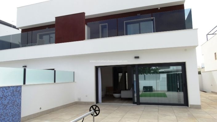 Image No.10-3 Bed Townhouse for sale