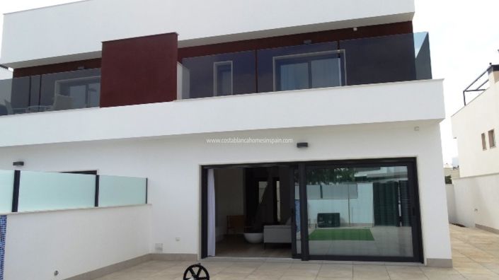 Image No.11-3 Bed Townhouse for sale