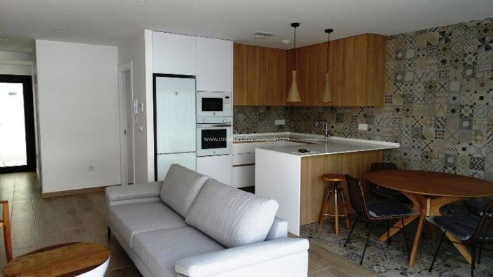 Image No.14-3 Bed Townhouse for sale