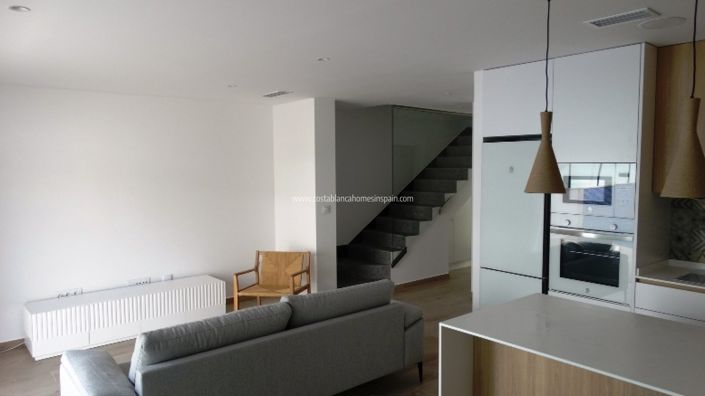 Image No.16-3 Bed Townhouse for sale