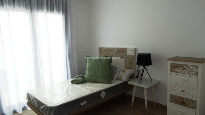 Image No.17-3 Bed Townhouse for sale