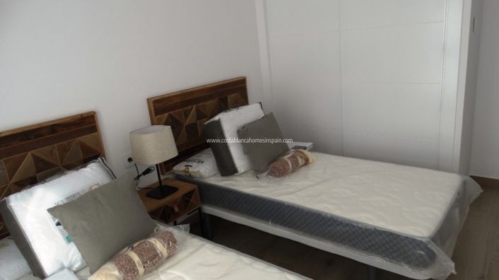 Image No.20-3 Bed Townhouse for sale