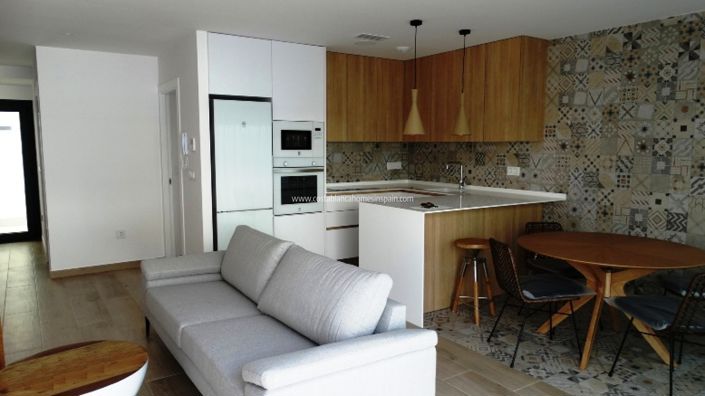 Image No.15-3 Bed Townhouse for sale