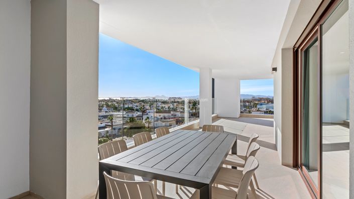 Image No.21-3 Bed Apartment for sale