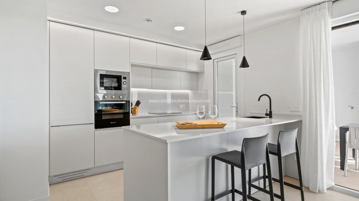 Image No.9-3 Bed Apartment for sale