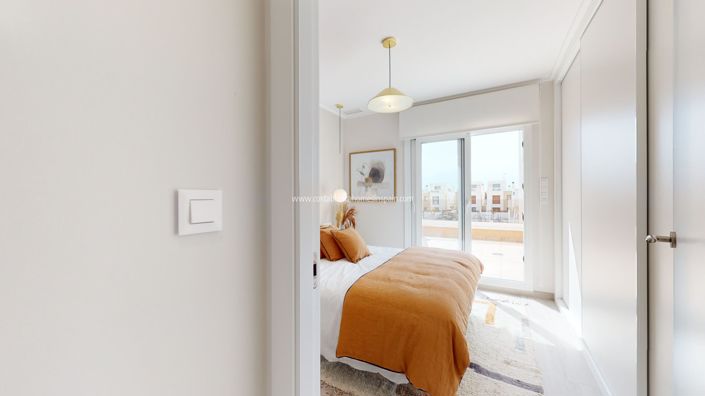 Image No.16-3 Bed Townhouse for sale