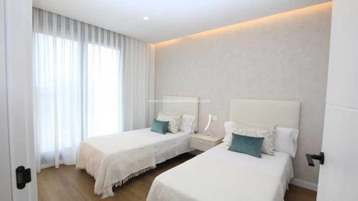 Image No.14-3 Bed Villa for sale