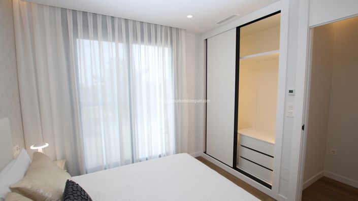 Image No.17-3 Bed Villa for sale