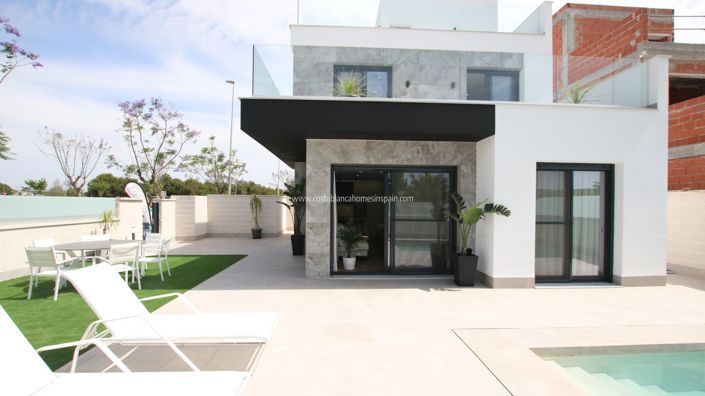 Image No.3-3 Bed Villa for sale