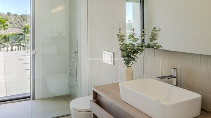 Image No.24-3 Bed Villa for sale