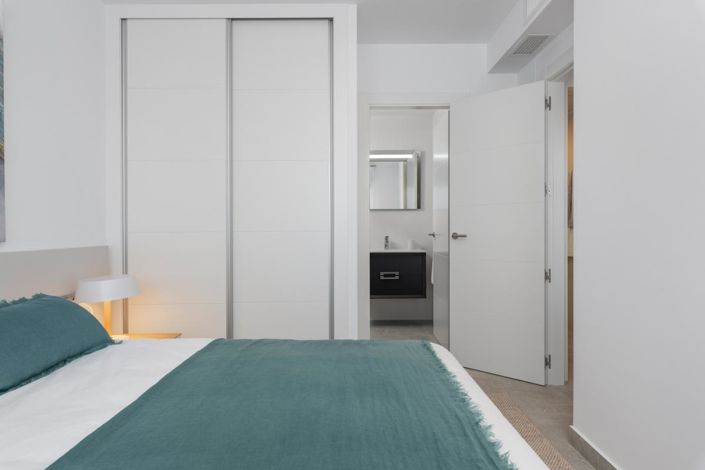 Image No.4-2 Bed Apartment for sale