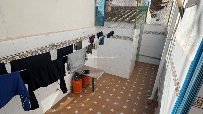 Image No.14-4 Bed Townhouse for sale