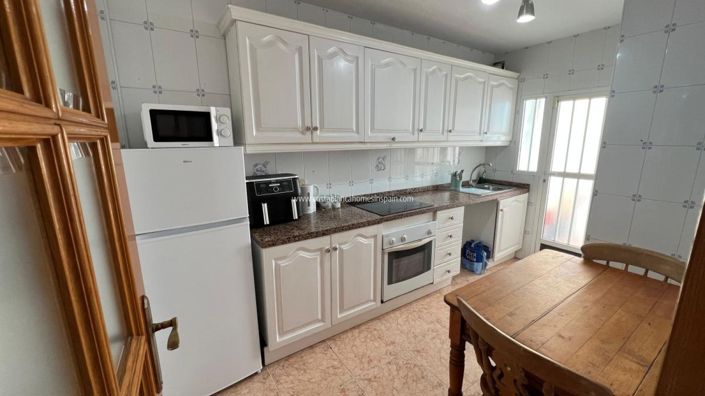 Image No.16-4 Bed Townhouse for sale