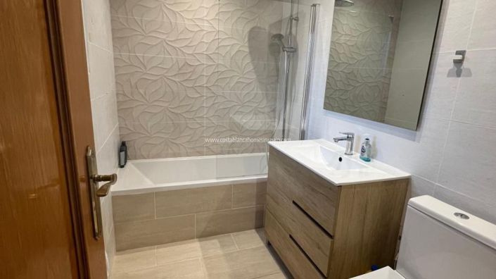 Image No.18-4 Bed Townhouse for sale