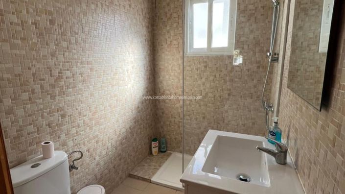 Image No.19-4 Bed Townhouse for sale