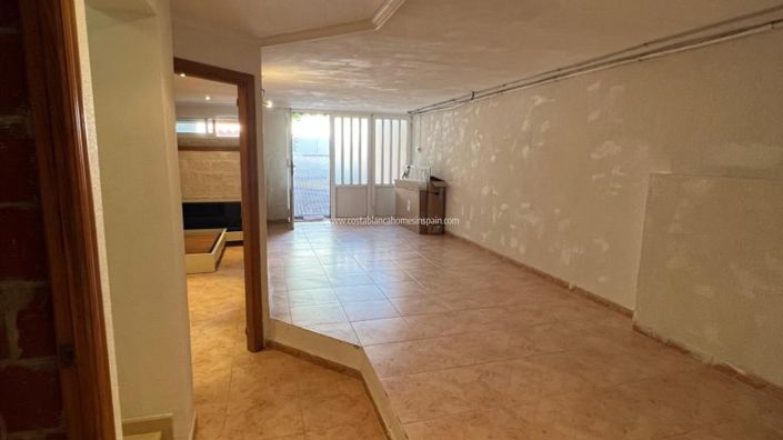 Image No.20-4 Bed Townhouse for sale