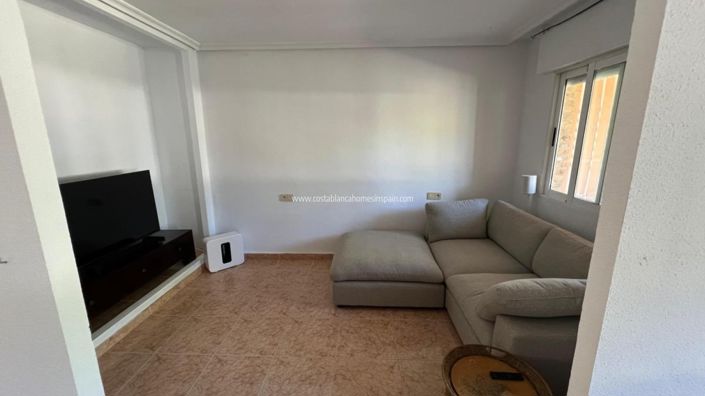 Image No.24-4 Bed Townhouse for sale