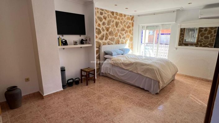 Image No.6-4 Bed Townhouse for sale