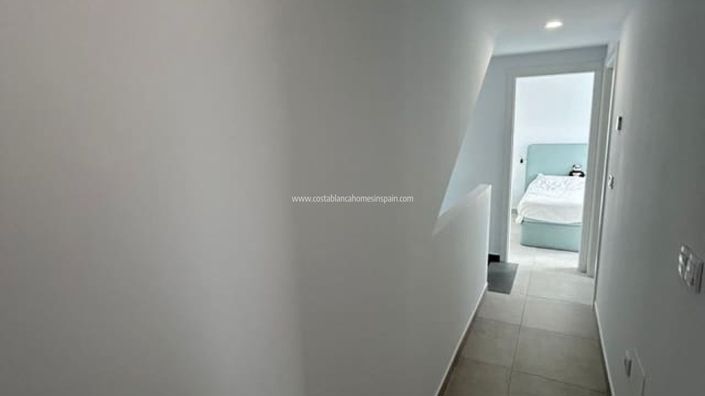 Image No.12-3 Bed Property for sale