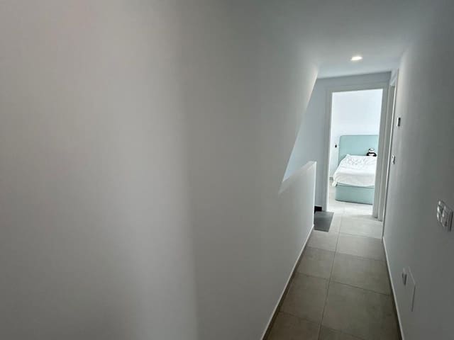 Image No.12-3 Bed Property for sale