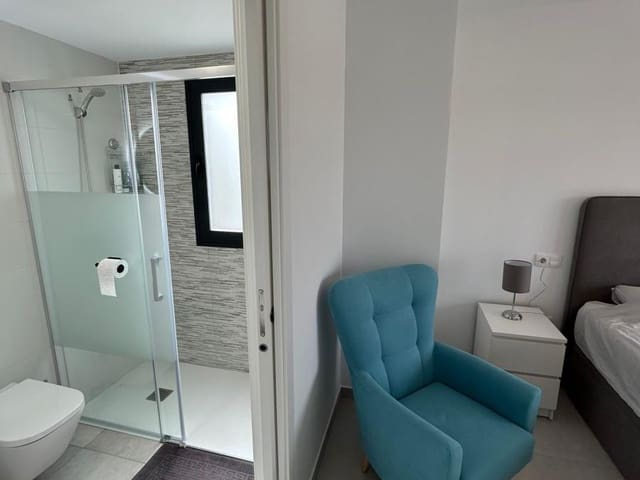 Image No.18-3 Bed Property for sale