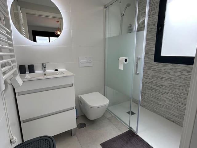 Image No.19-3 Bed Property for sale