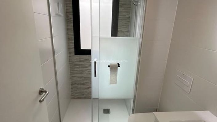 Image No.25-3 Bed Property for sale