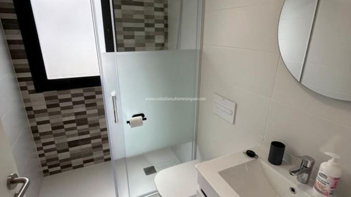 Image No.27-3 Bed Property for sale