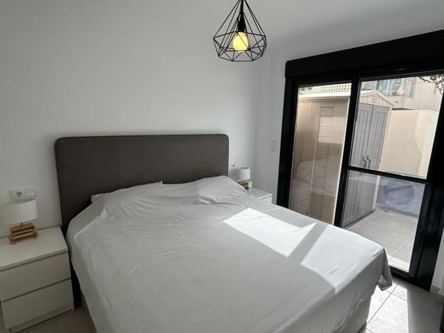 Image No.28-3 Bed Property for sale